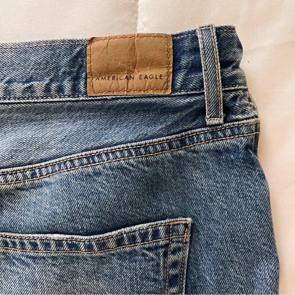 American Eagle Straight Leg Ripped Thigh Jeans Size 10 Long